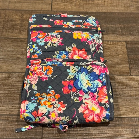 Vera Bradley Hanging Travel Toiletry Bag Makeup Cosmetic Organizer Gray - Picture 2 of 13